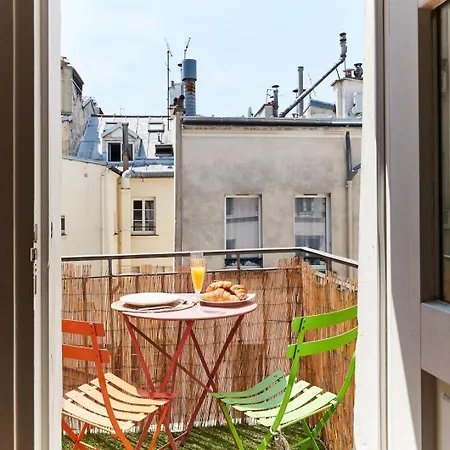 Lägenhet Bnbnook - Chic 1br With Balcony - Latin Quarter