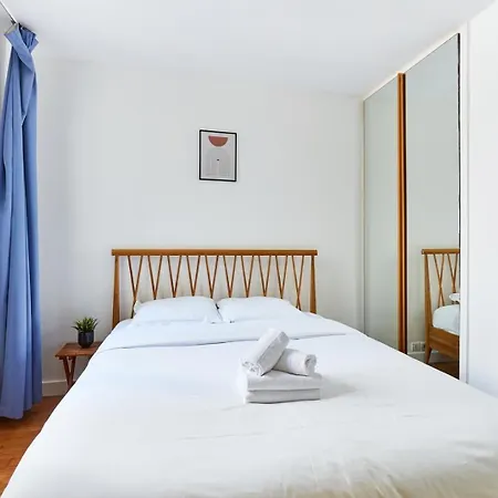 Bnbnook - Chic 1br With Balcony - Latin Quarter Lägenhet